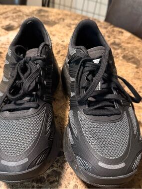 adidas Men's Black and Gray Mesh Running Sneakers